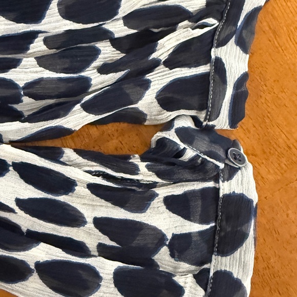 Banana Republic Black and Cream Patterned Blouse - Picture 3 of 3